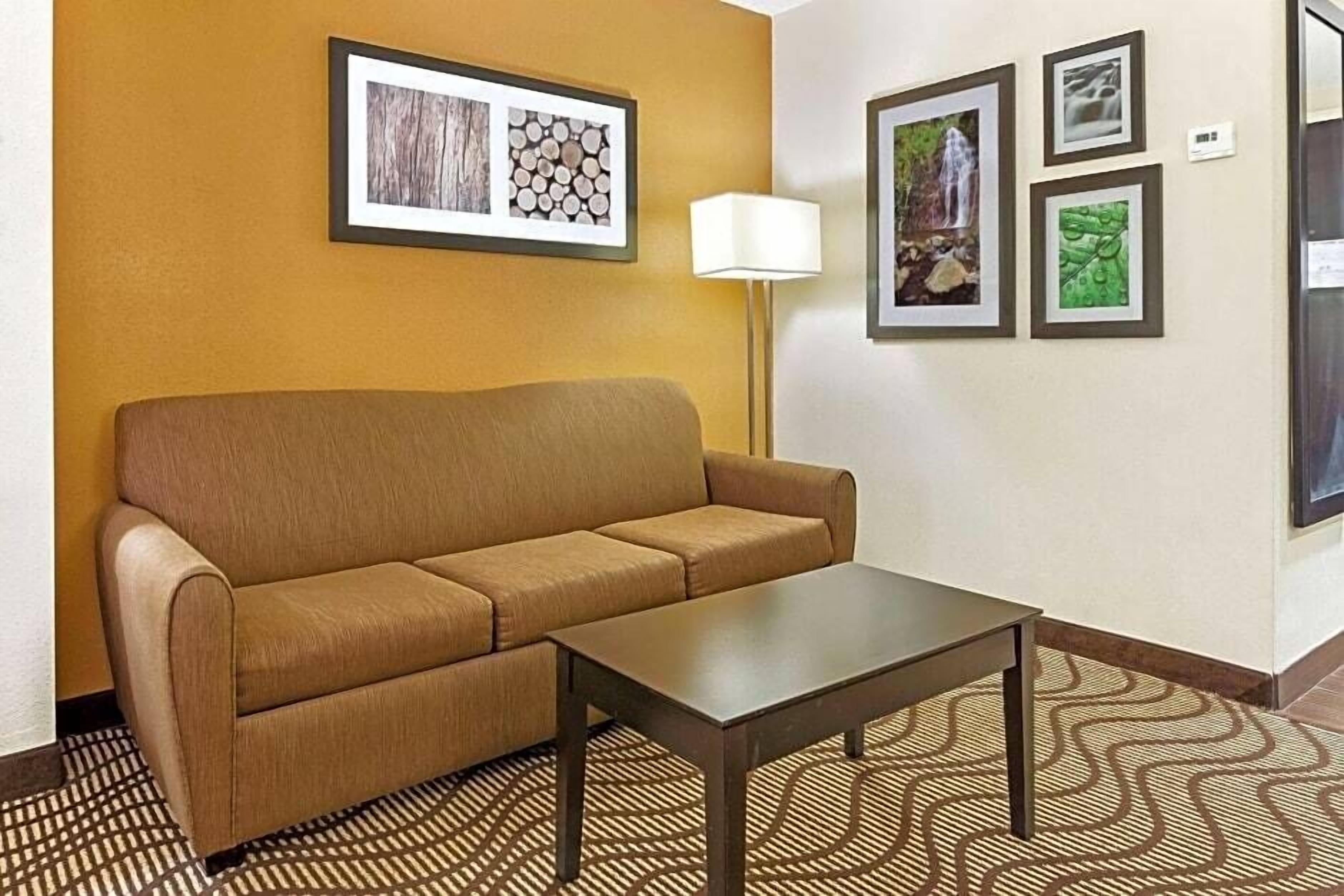 La Quinta Inn & Suites Tampa North I-75