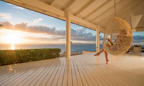 Luxury Villa | Terrace/patio