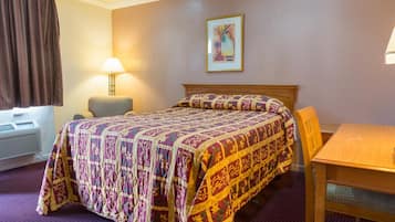 In-room safe, desk, free WiFi