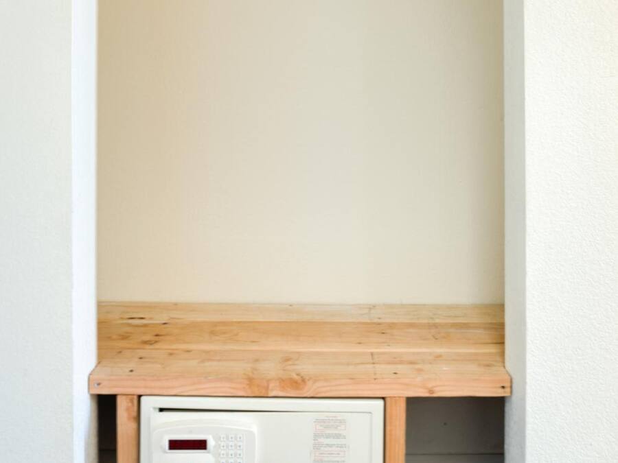 In-room safe, desk, free WiFi