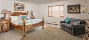 Triple Room, 1 Queen Bed with Sofa bed | Premium bedding, down comforters, pillowtop beds, desk - Mat-Su Resort (Wasilla)
