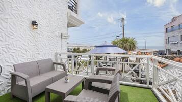 Classic Apartment | Terrace/patio