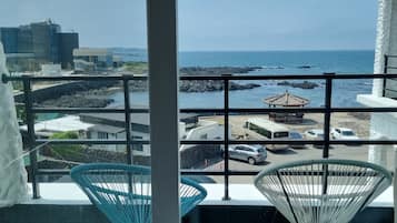 Family Duplex, 2 Bedrooms, Ocean View (22 PY) | Terrace/patio