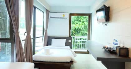 A Plus Deluxe Hotel