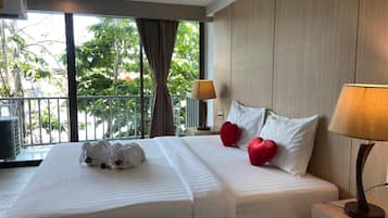 In-room safe, blackout curtains, free WiFi