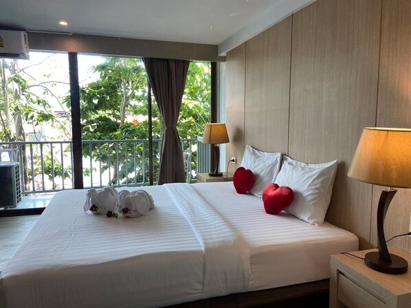 In-room safe, blackout curtains, free WiFi - A Plus Deluxe Hotel (Satun)