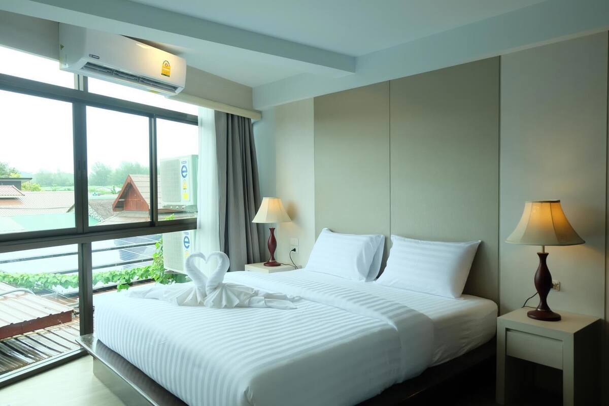 In-room safe, blackout curtains, free WiFi