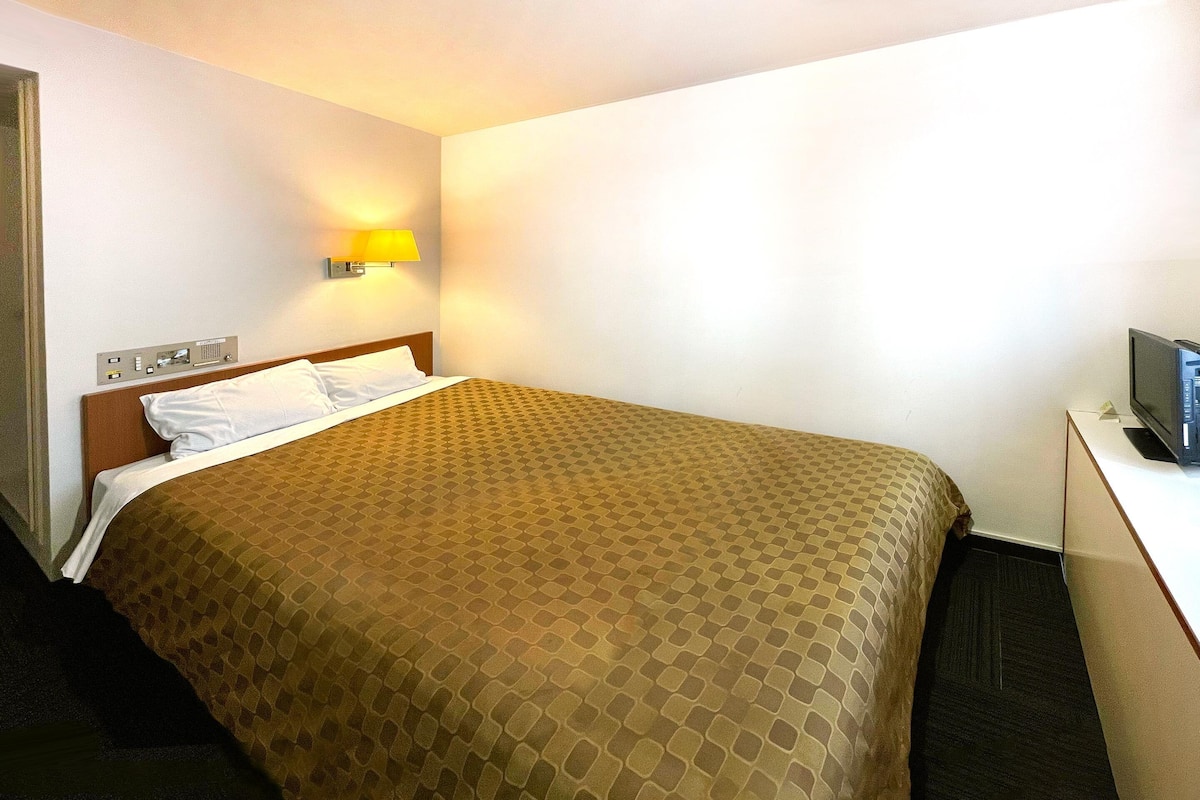 Quarto casal, para não fumantes | Escrivaninha, Wi-Fi (sobretaxa), roupa de cama