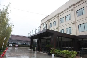 Property entrance - CASA RESORT HOTEL (Shanghai)