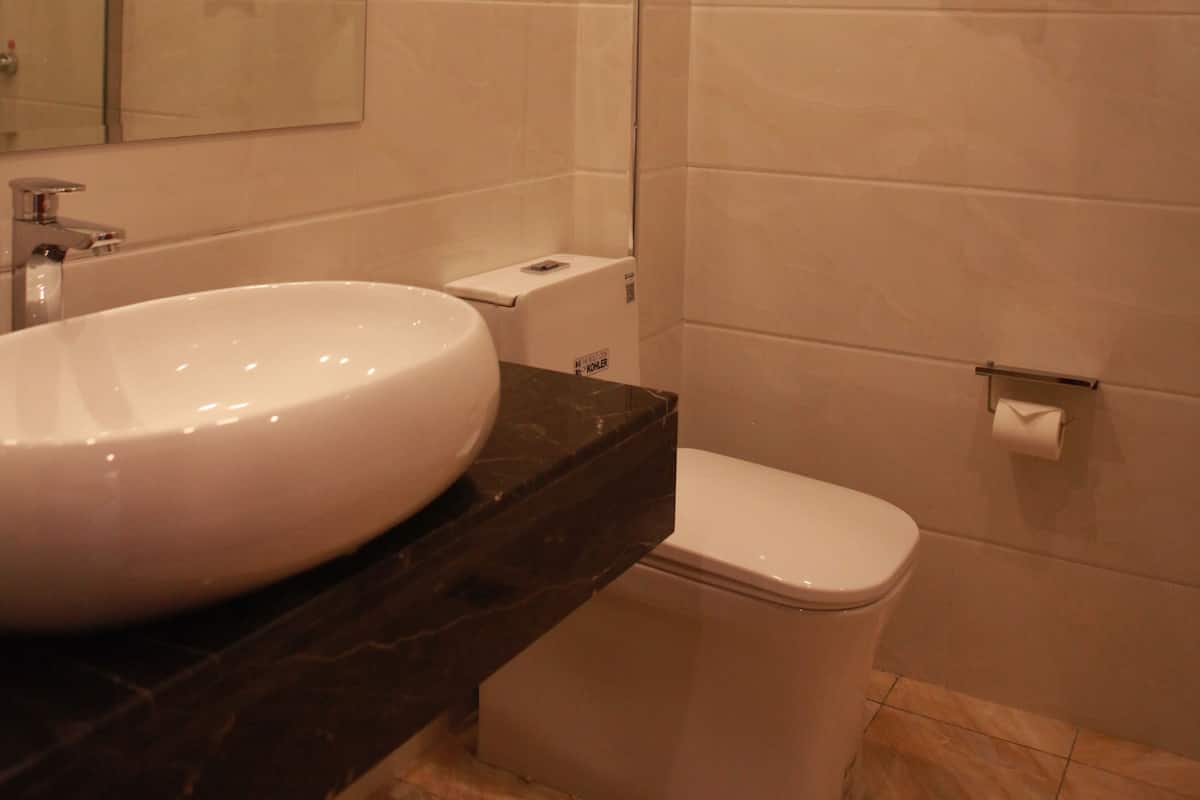 Shower, free toiletries, hair dryer, slippers