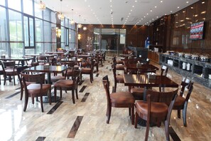 Breakfast, lunch, dinner served; Chinese cuisine  - CASA RESORT HOTEL (Shanghai)