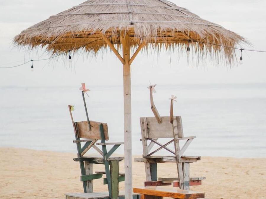Private beach, sun loungers, beach umbrellas, beach towels