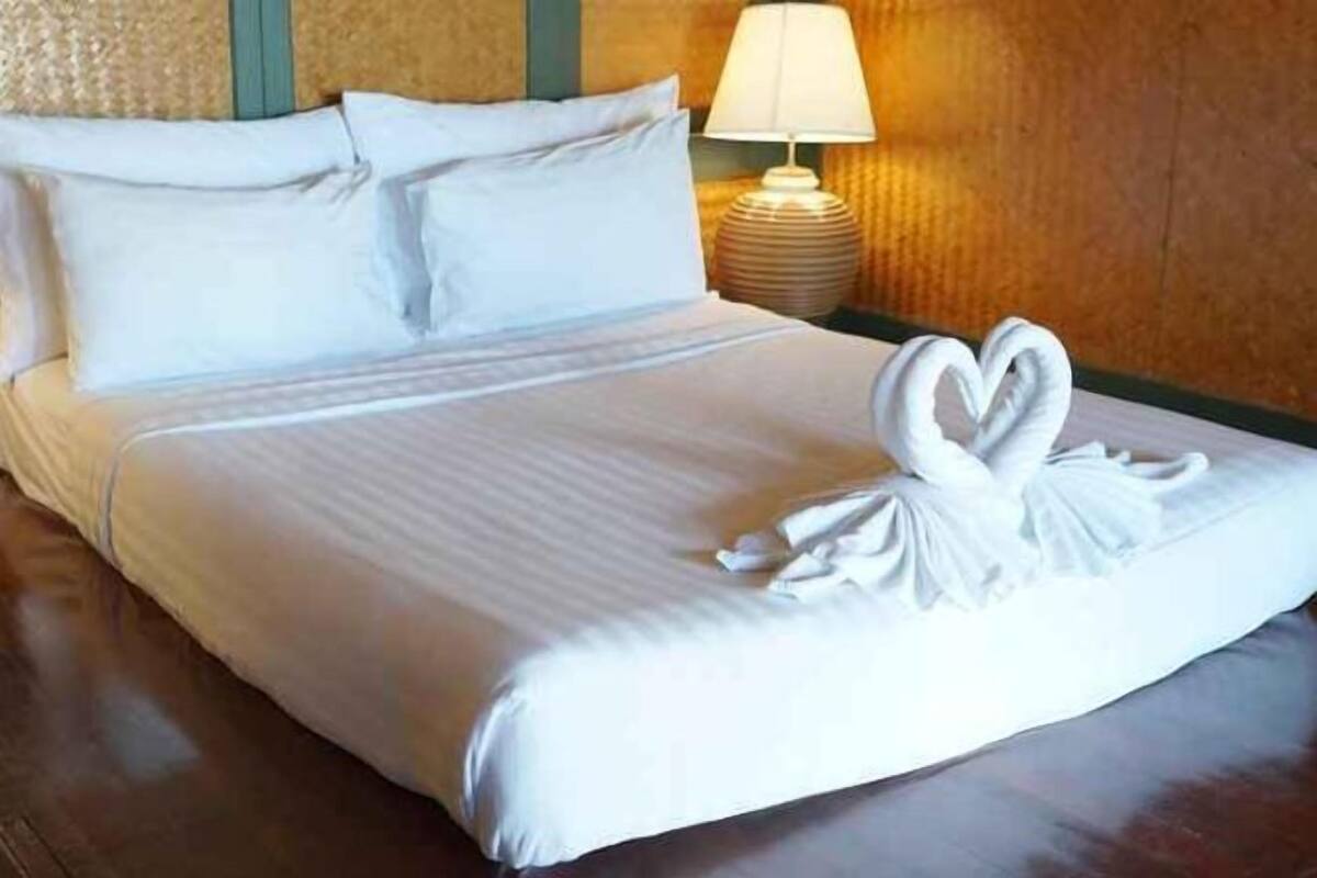 Minibar, rollaway beds, bed sheets