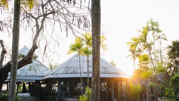 Breakfast, lunch, dinner served; international cuisine, beach views