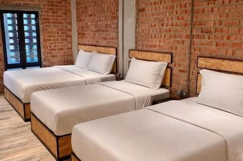 Brick Box Hotel