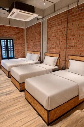 1 habitación, tabla de planchar con plancha y wifi gratis 