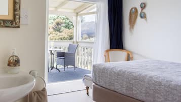 The Beachcomber B&B Room with Sea View | Individually decorated, individually furnished, iron/ironing board