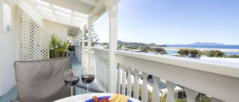 The Beachcomber B&B Room with Sea View | Balcony