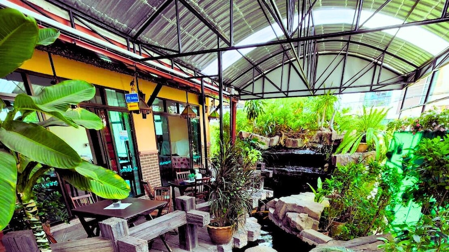 Rayong Lanna Hotel