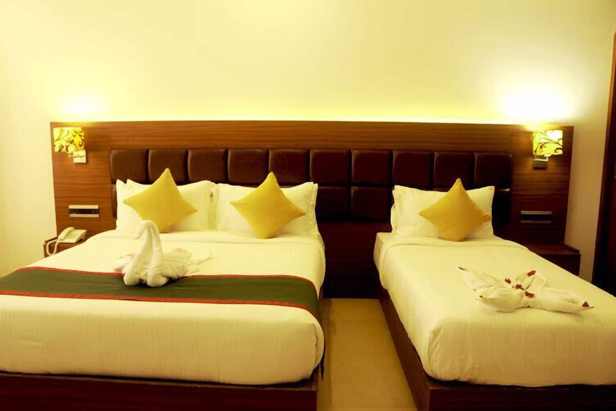 1 bedroom, premium bedding, desk, blackout curtains