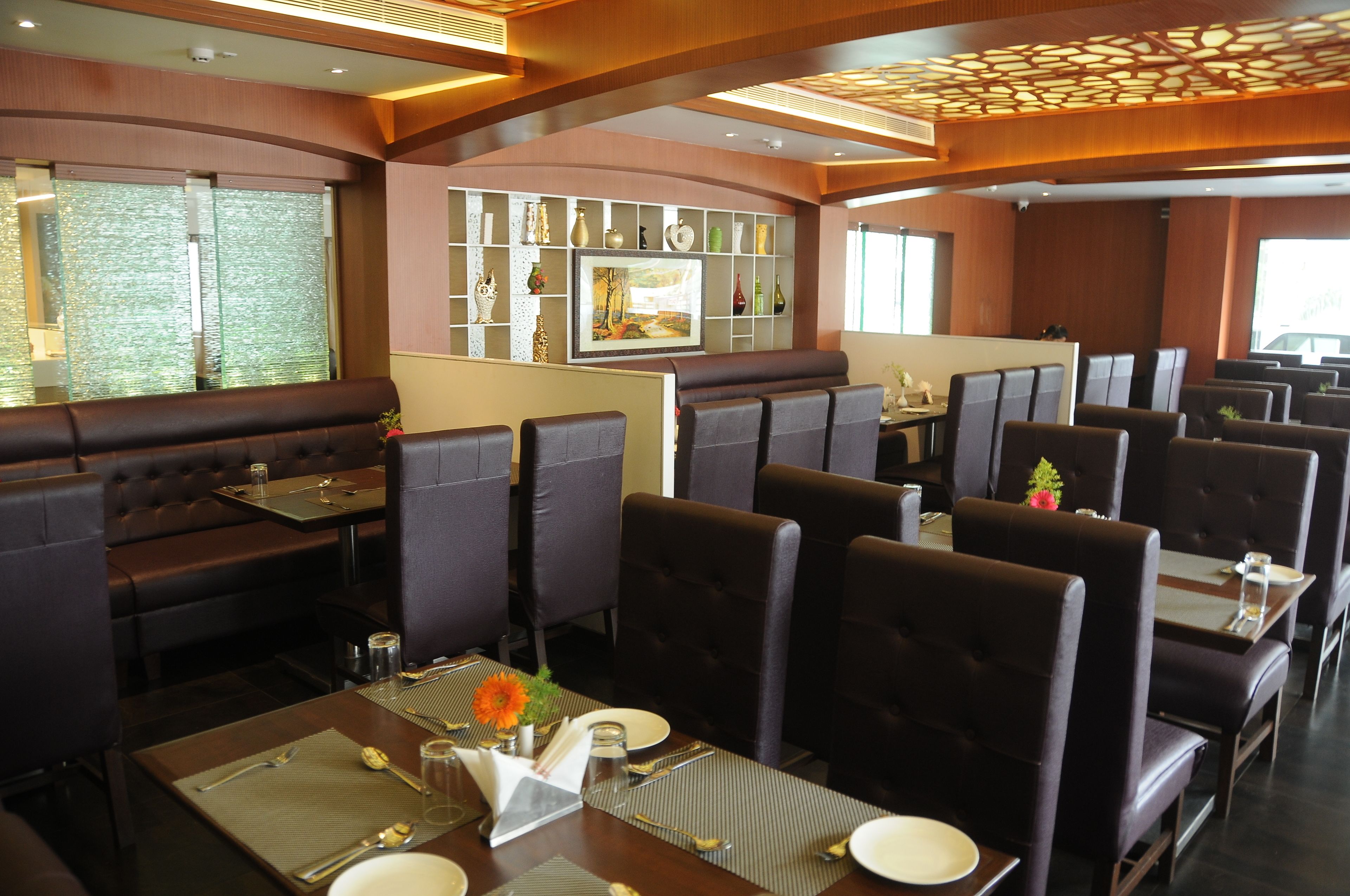 breakfast, lunch, dinner served; international cuisine