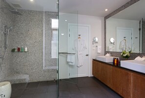 Luxury 4 Bedrooms Private Pool Villa | Bathroom sink - Villa O (Choeng Thale)