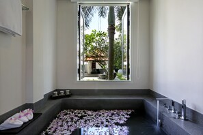 Luxury 4 Bedrooms Private Pool Villa | Jetted bathtub - Villa O (Choeng Thale)
