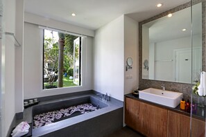 Jetted bathtub - Villa O (Choeng Thale)