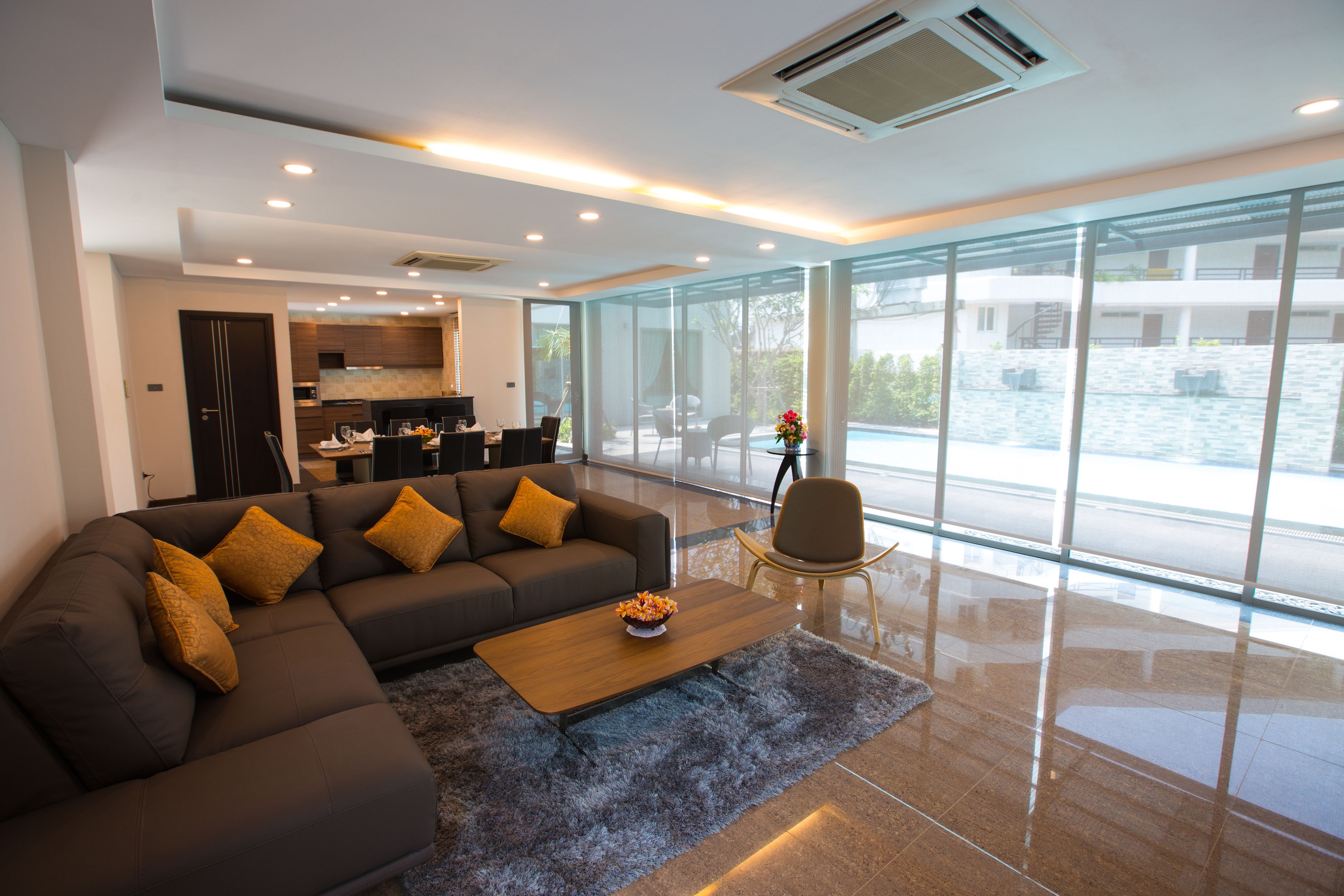 Premier-villa - flere soveværelser - privat pool - ved stranden | Opholdsområde | Fladskærms-tv