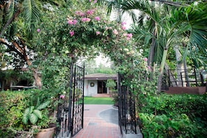 Villa Beachfront  | Garden view - Villa Navin Resort (Pattaya)