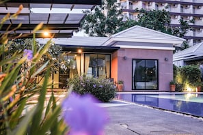 Pool View Villa | Minibar, skrivbord, ljudisolering och wi-fi