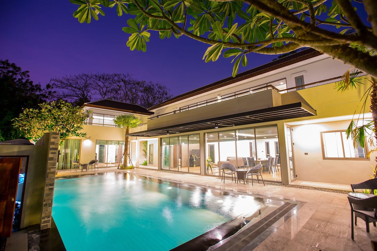 Premier Villa, Multiple Bedrooms, Private Pool, Beachfront | Living area