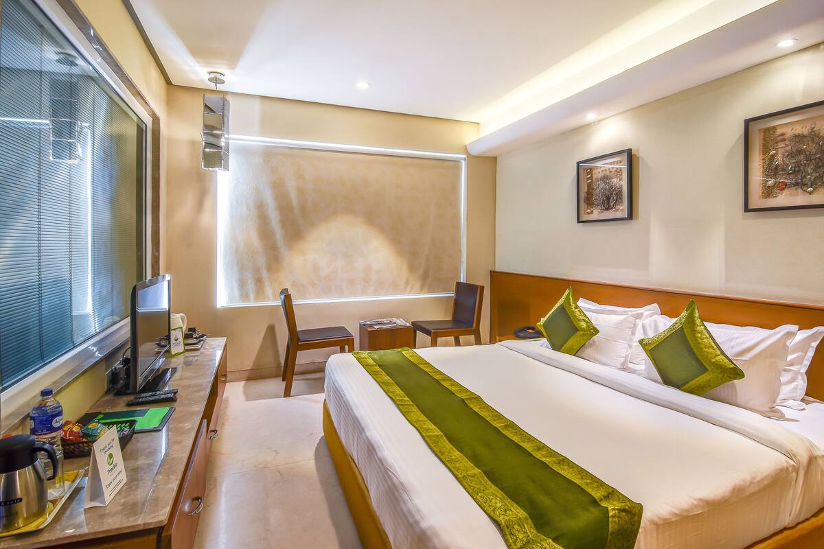 Deluxe Room | Minibar, desk, soundproofing, free WiFi