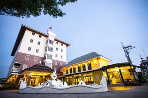 Exterior - Madina Hotel (Rayong)