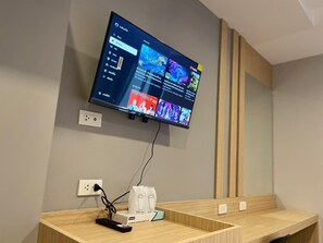 Television - Klaang Muang Hotel Rayong (Rayong)