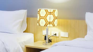 Standard Twin Room, Balcony | Desk, free WiFi
