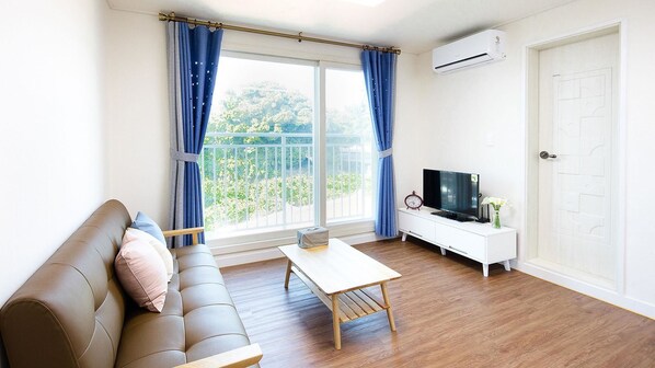 Standard Room | Living room