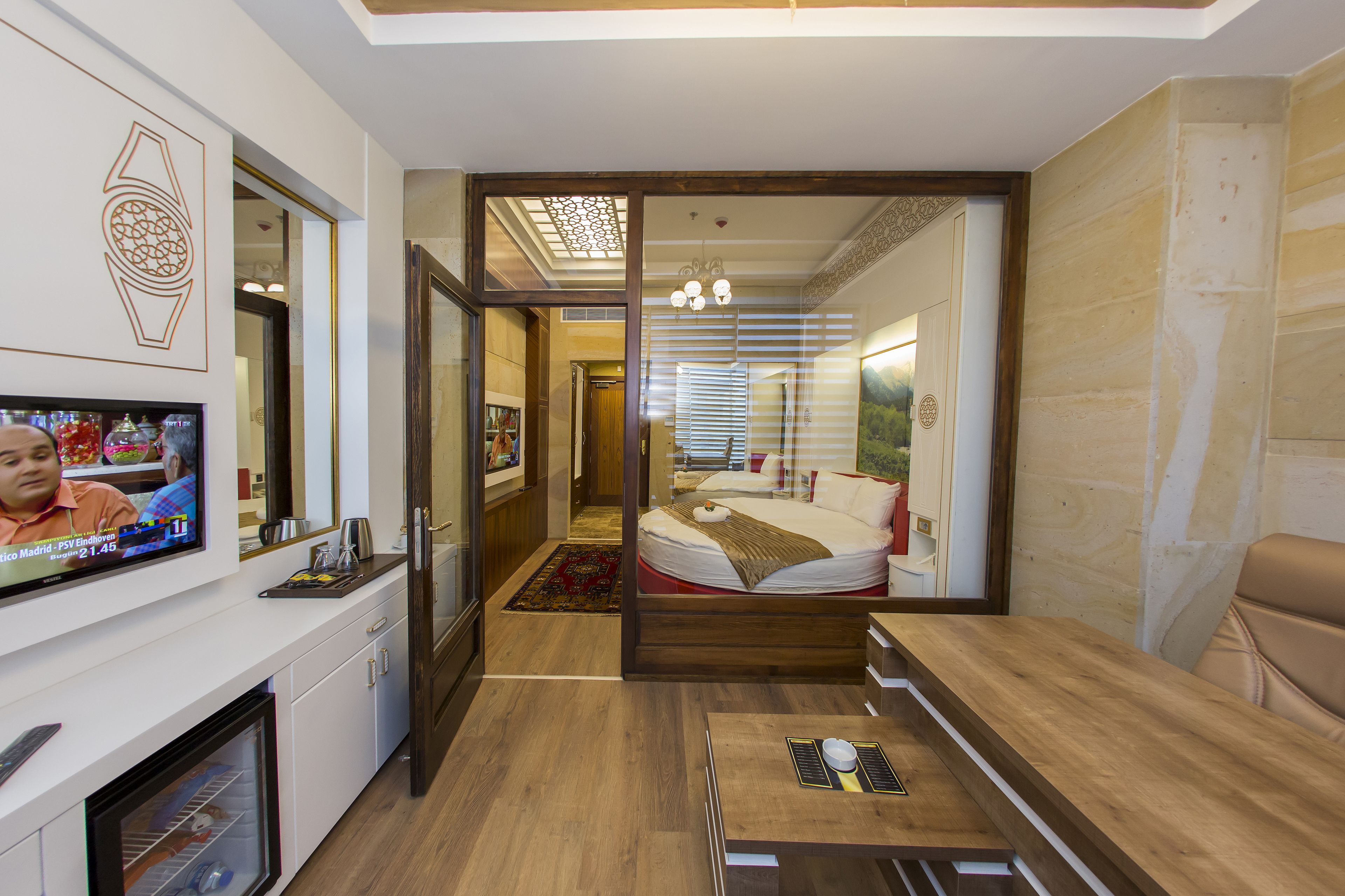 deluxe double room | living room | led tv