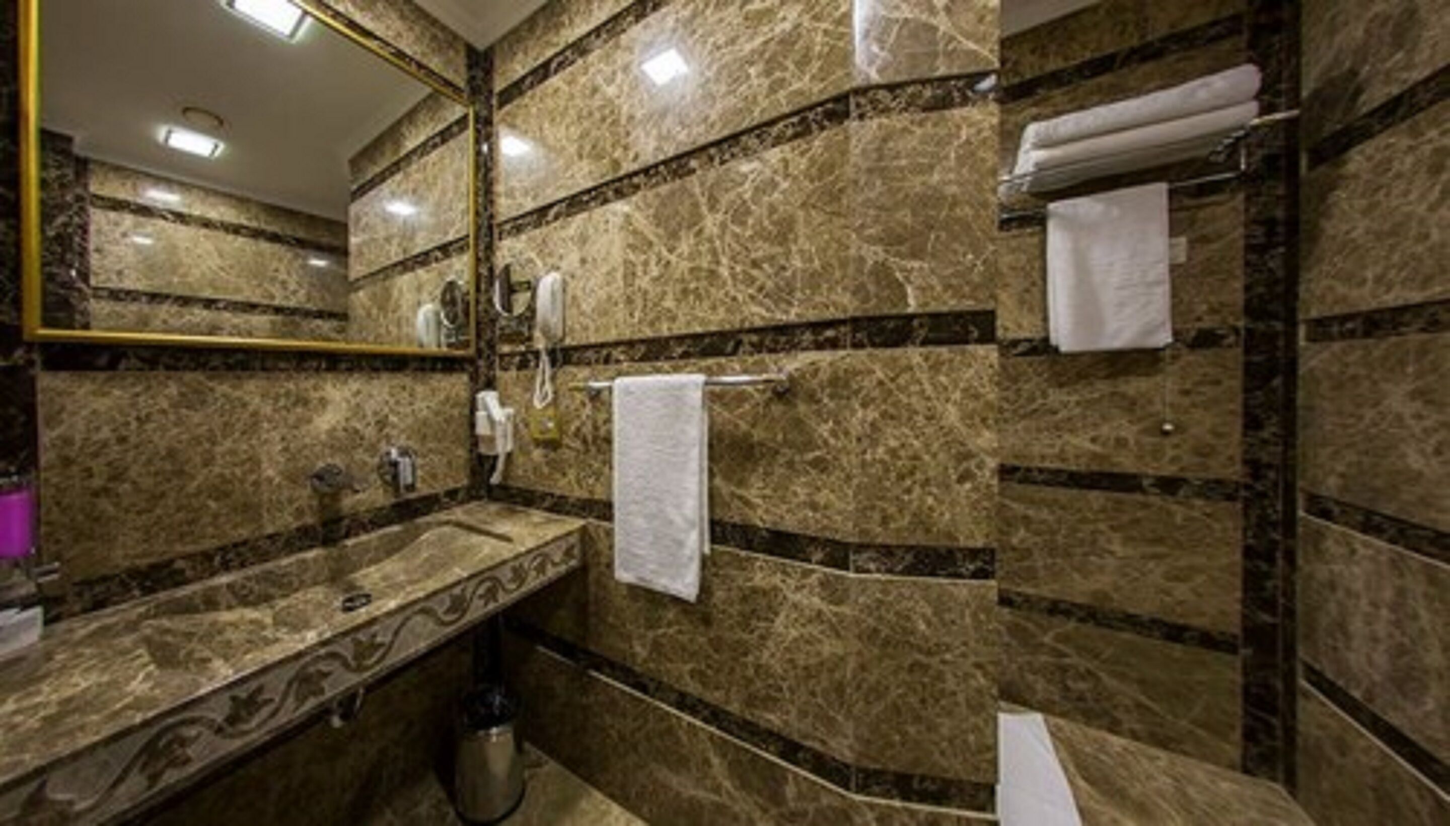 shower, free toiletries, hair dryer, slippers