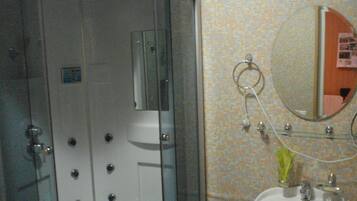 Twin kamer, 1 slaapkamer, uitzicht op bergen (Cottage) | Badkamer met douche