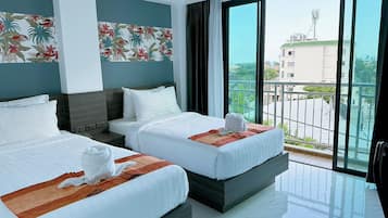 Superior Twin Room with Balcony (Sea view) | Escritorio, wifi gratis y ropa de cama