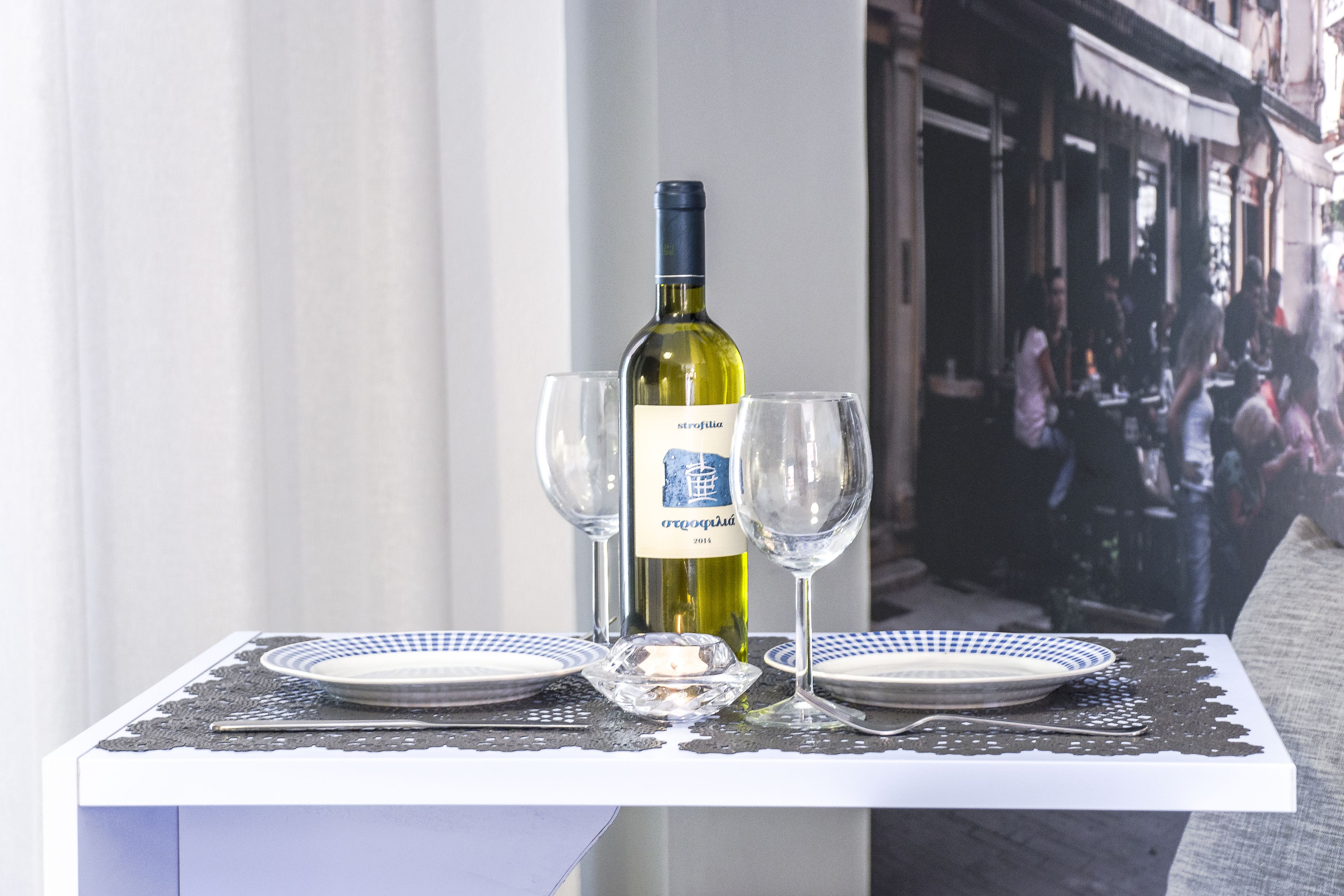 Télévision à écran plat de 32 pouces avec chaînes par satellite