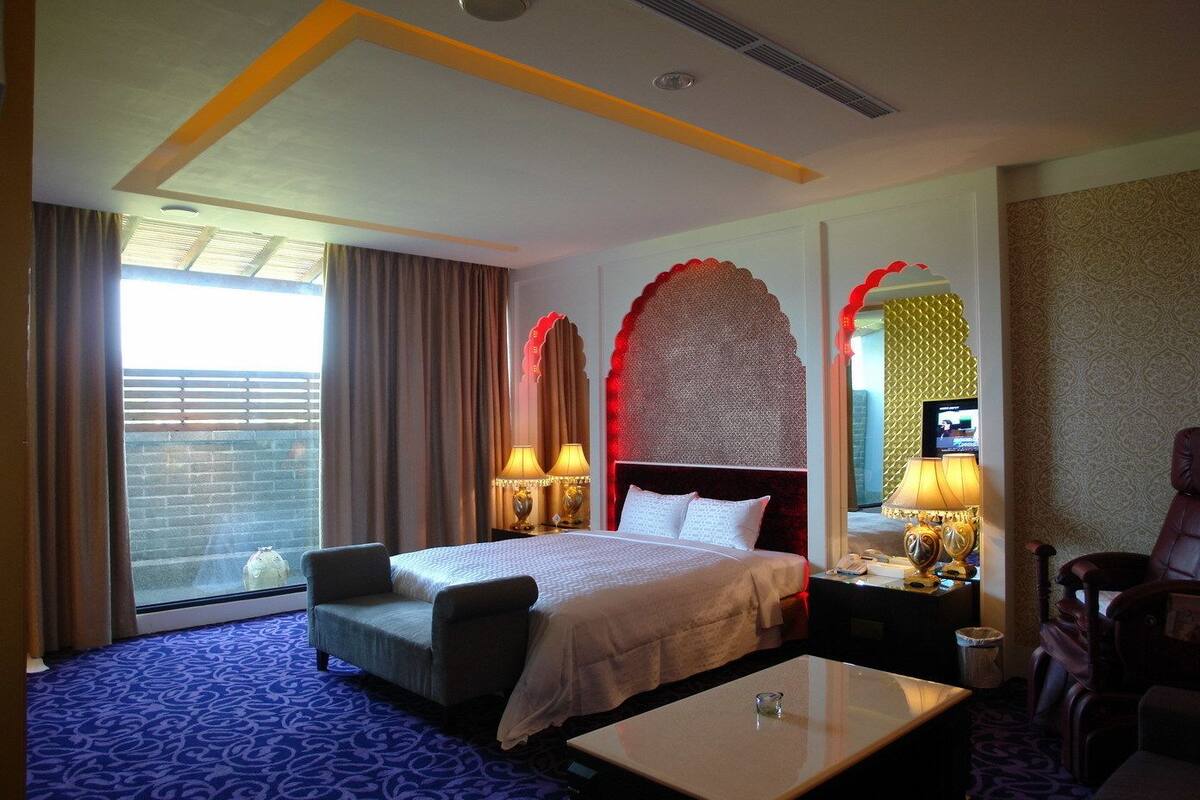 Deluxe Double Room, 1 Bedroom, Resort View | Individually decorated, individually furnished, soundproofing