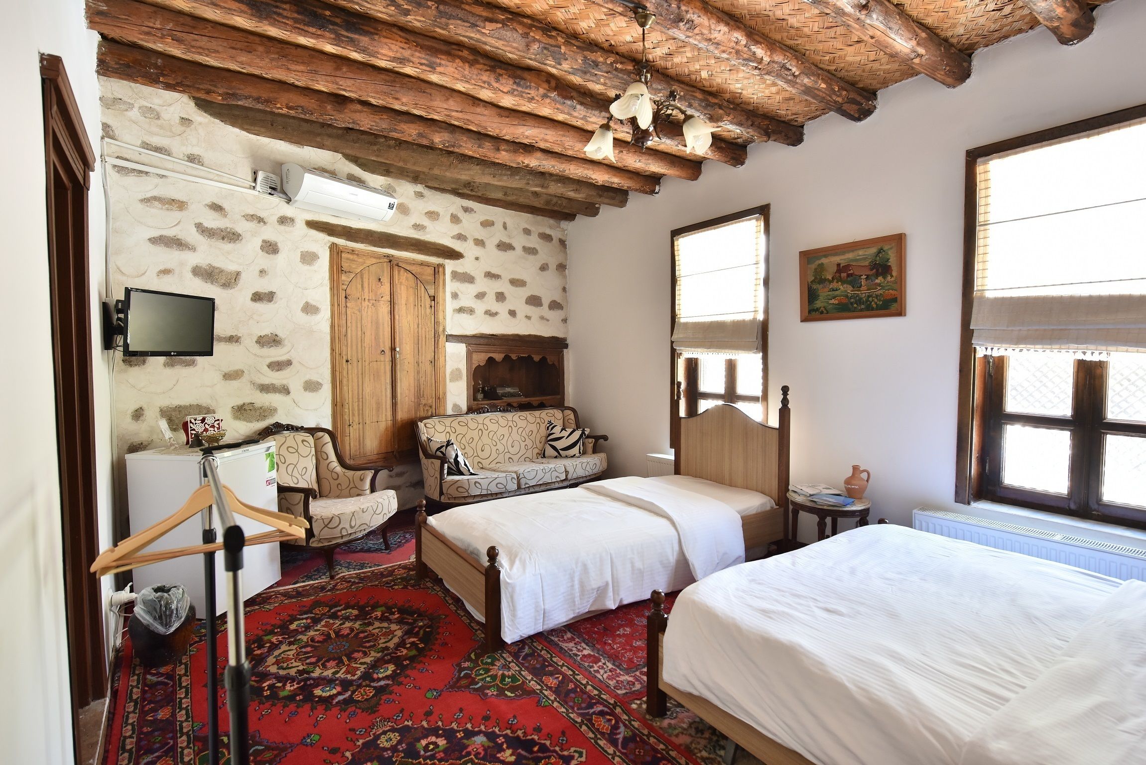 standard triple room | minibar, desk, free wifi