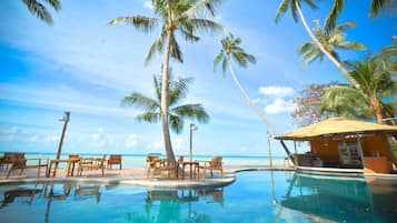 Outdoor pool, sun loungers