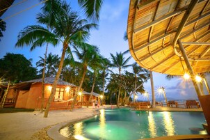 Villa Beach Front | Outdoor pool | Outdoor pool, sun loungers