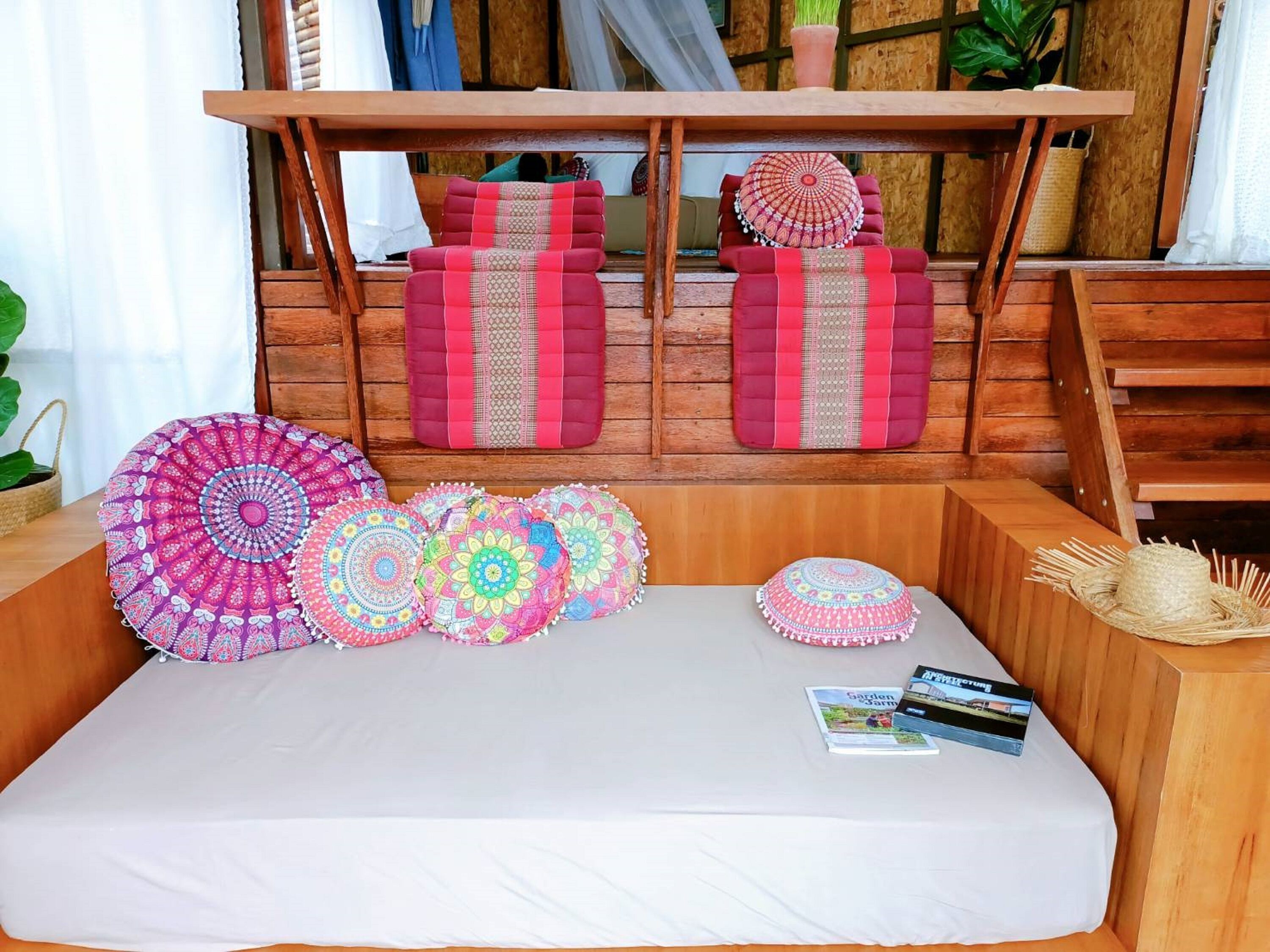 tree house | living area | flat-screen tv