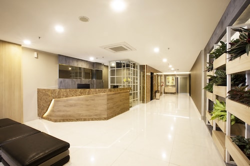Verse Lite Hotel Gajah Mada