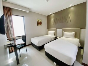 Deluxe Room | Desk, blackout curtains, free WiFi, bed sheets - Verse Lite Hotel Gajah Mada (Jakarta)