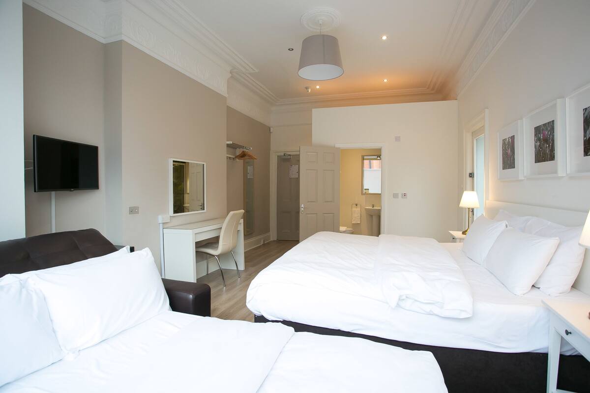 Family Quadruple Room, Non Smoking, Private Bathroom | Extra beds